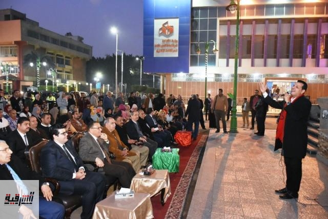 محافظ الشرقية يشهد أولى الفعاليات الفنية لإحياء ليالي الشرقية أمام ديوان عام المحافظة