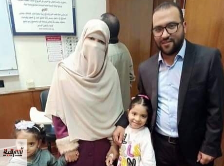 محافظ الشرقية : خروج طبيبة وزوجها وإبنتيهما من مستشفي العزل بعد شفائهم من فيروس كورونا