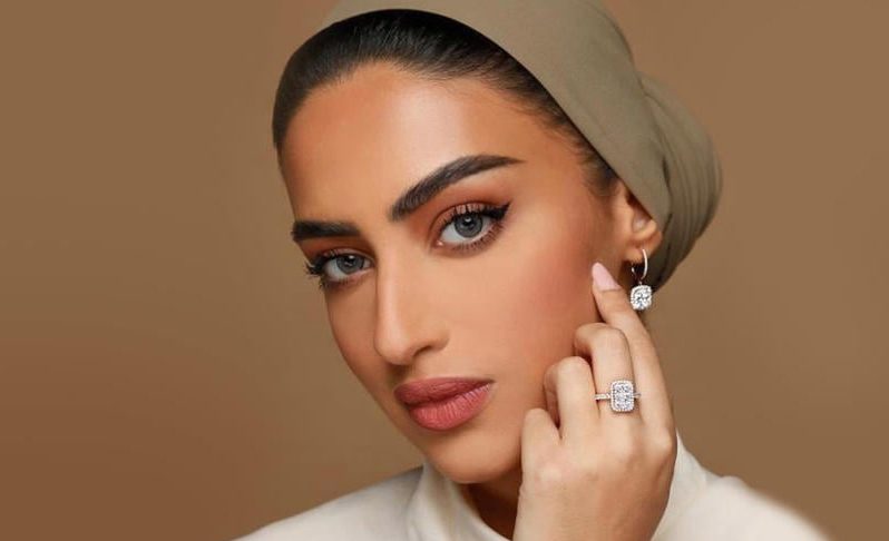 اعتناء المرأة السعودية بجمالها في كل الظروف