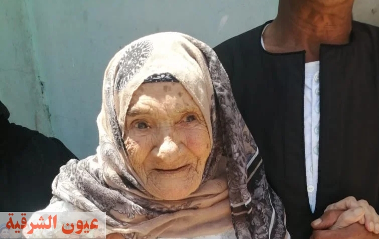 معمرة شرقاوية عمرها 107 عام تدلي بصوتها في إنتخابات الشيوخ