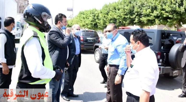 محافظ الشرقية ورئيس مدينة أبوحماد يضبطان 4 سيارات مخالفة لقواعد وقوانين المرور