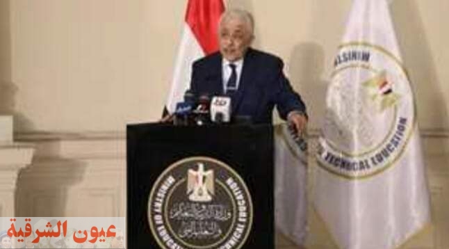 الرئيس عبد الفتاح السيسي يجري جولة تفقدية لأعمال تطوير الطرق والمحاور بشرق القاهرة