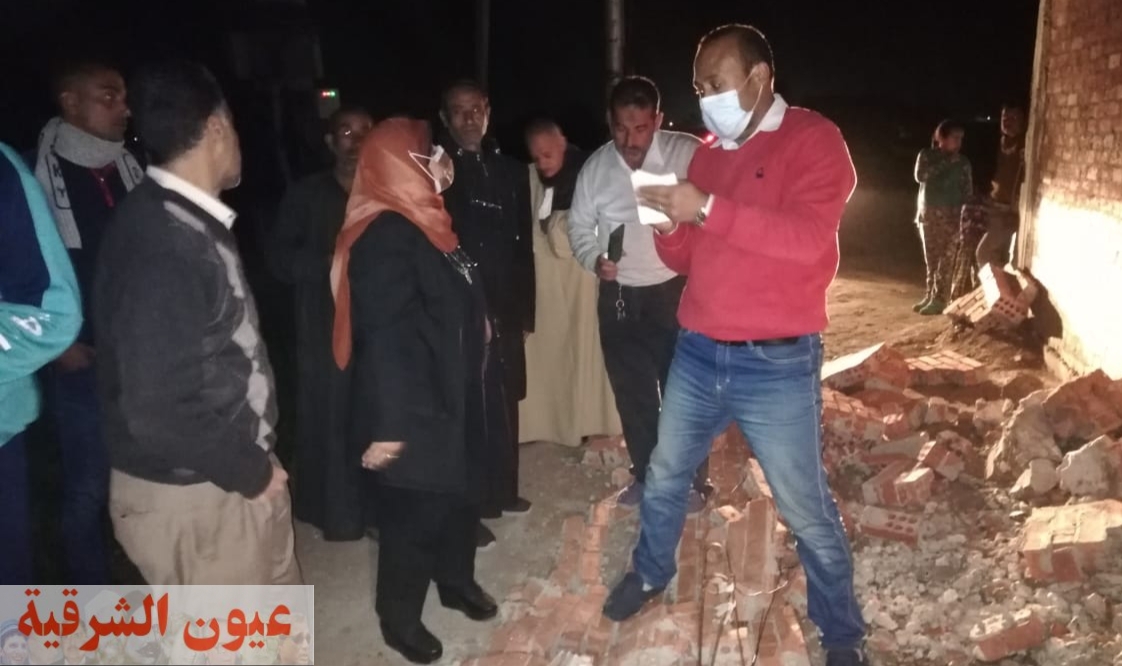 إصابة 3 من أسرة واحدة فى إنهيار سور عقار بقرية العواسجة بههيا