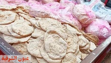 ضبط ٧ آلاف رغيف خبز بلدي مدعم قبل تهريبه وبيعه في السوق السوداء بصان الحجر