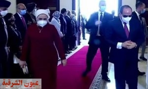 حفل تكريم المرأة المصرية بمناسبة عيد الأم بحضور الرئيس عبدالفتاح السيسي وقرينته