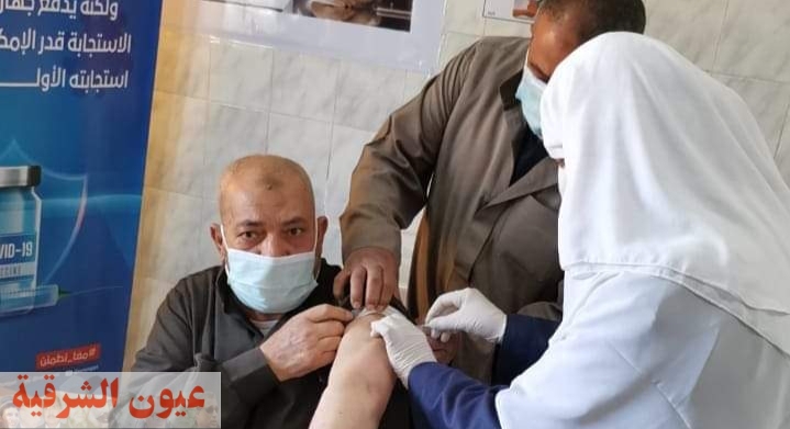 توقيع الكشف الطبي علي مايقارب ١٤٠٠ مريض بالقافلة الطبية بقرية المحمودية بههيا