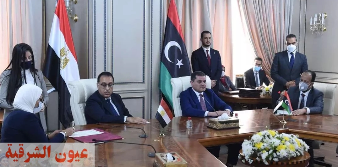 رئيس الوزراء المصري ورئيس الوحدة الوطنية الليبية يشهدان توقيع بروتوكول تعاون بين مصر وليبيا