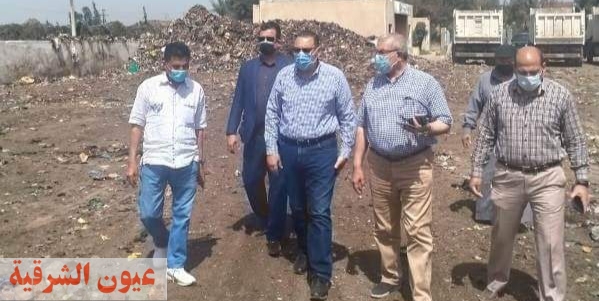 محافظ الشرقية ورئيس مدينة بلبيس يتفقدان مصنع تدوير القمامة 