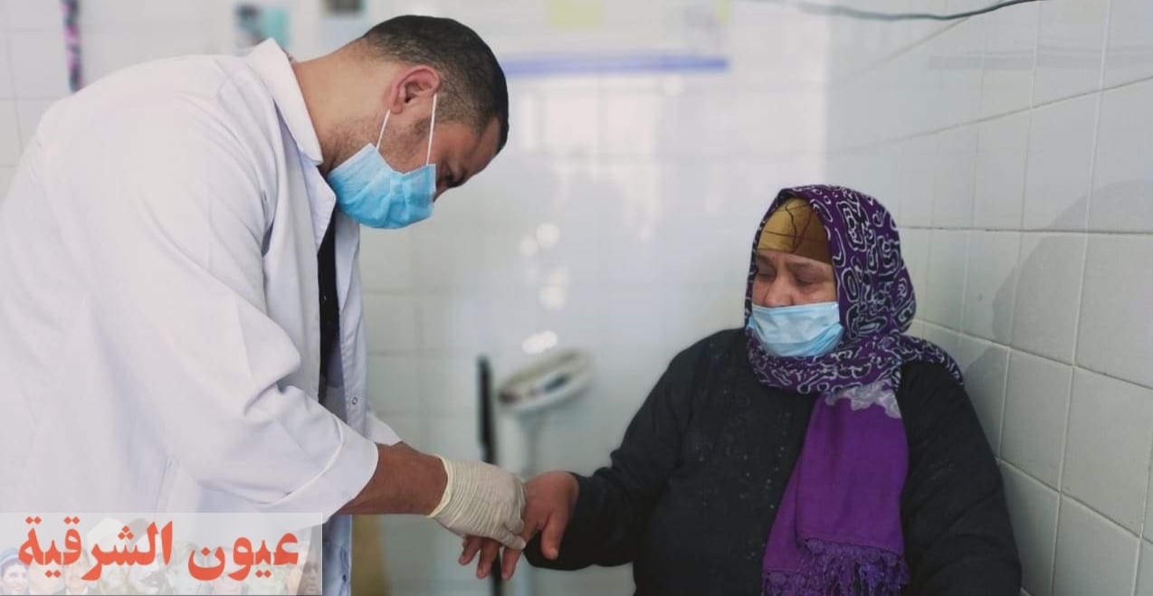 توقيع الكشف الطبي علي ألف مريض بالقافلة الطبية بقرية بني عبس بمركز أولاد صقر