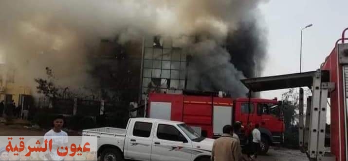 مصرع وإصابة ٨ عمال بحريق هائل في مصنع ببلبيس