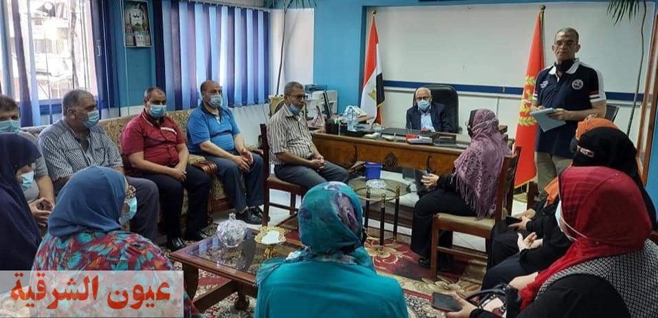 محافظ بورسعيد يلتقي مديري إدارات حي العرب