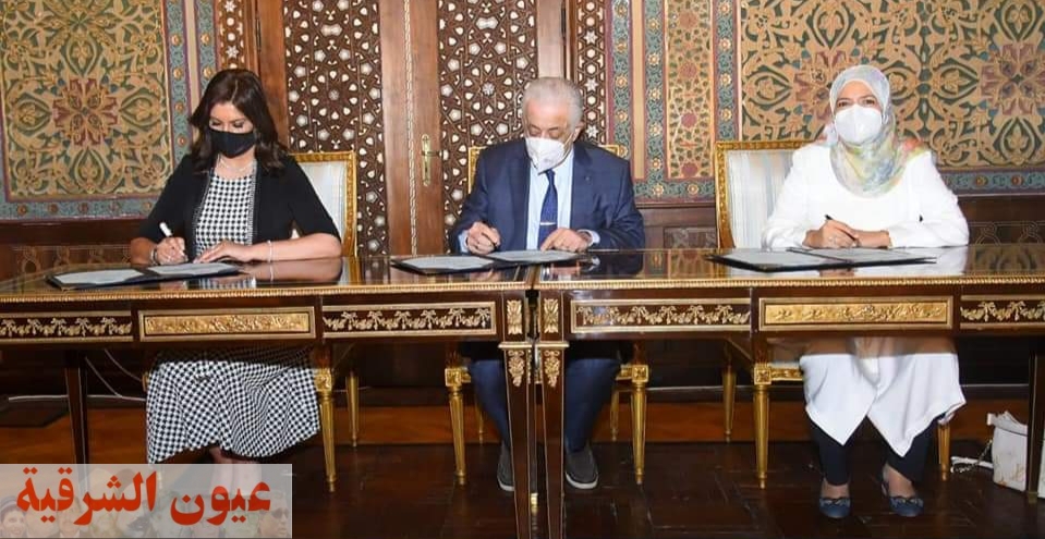 الرئيس عبد الفتاح السيسي يوقع وثيقة إنطلاق المشروع القومي لتنمية الريف المصري 