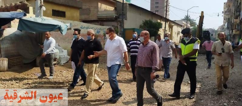 محافظ الشرقية ورئيس مدينة بلبيس يتابعان أعمال الرصف والتطوير الجارية بشوارع المدينة