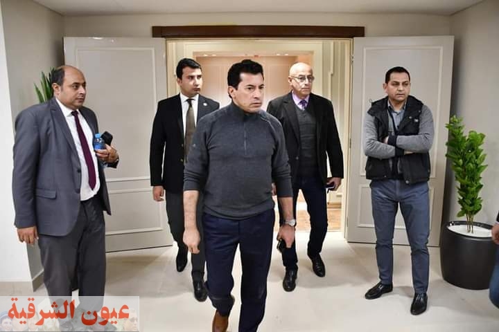 وزير الرياضة بجولة داخل أروقة مقر الوزارة بالحي الحكومي بالعاصمة الإدارية