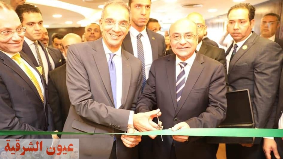 وزيرا العدل والإتصالات يشهدان إفتتاح أول فرع توثيق مسائي داخل فرع شركة إتصالات مصر