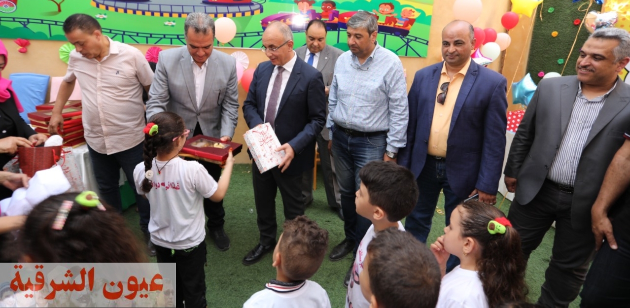 رئيس جامعة الزقازيق يحتفل مع أطفال المخبز الجامعى بمناسبة عيد الأضحى المبارك
