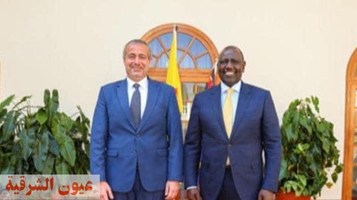 السفير المصري يلتقي مع رئيس جمهورية كينيا في نيروبي