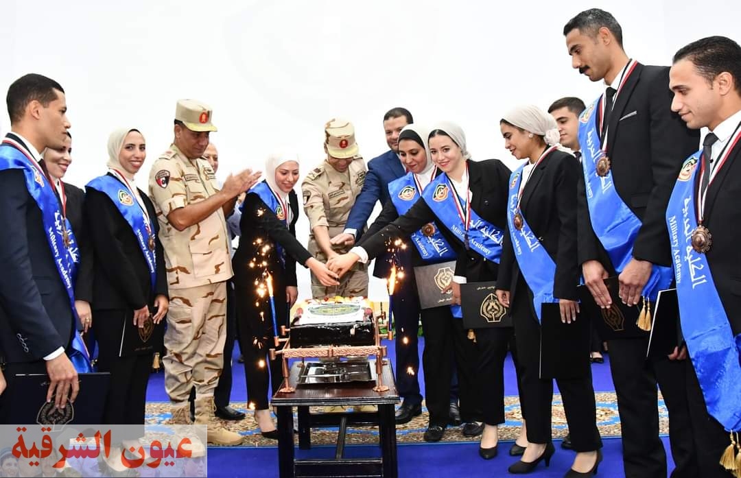 القائد العام للقوات المسلحة والإنتاج الحربى يشهد الإحتفال بتخريج دفعات جديدة من المعاهد الصحية 