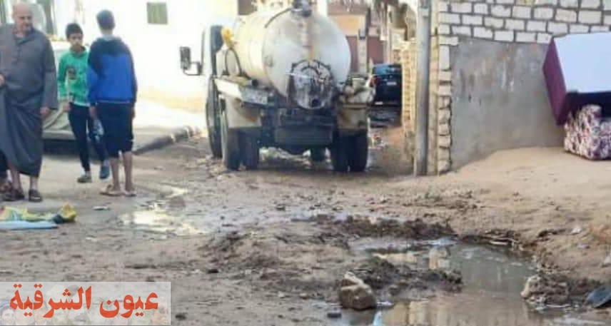 إصلاح كسر بماسورة مياه بعزبة شعيب التابعة لمركز ومدينة أبوصوير 