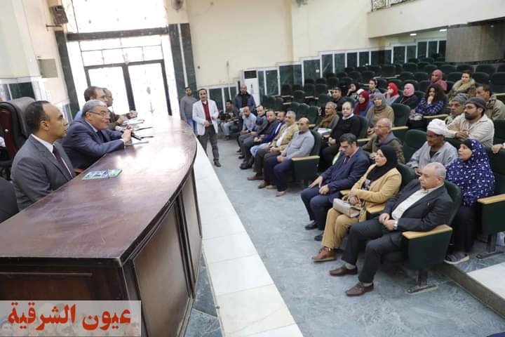 محافظ المنيا يعقد لقاءا جماهيرياً لخدمة المواطنين