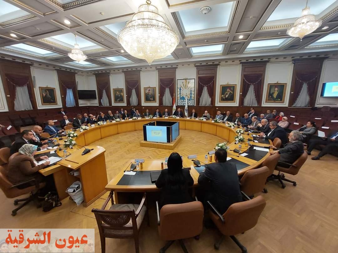 محافظ القاهرة يلتقي بأعضاء نواب مجلس الشيوخ وتنسيقية شباب الأحزاب لتحقيق مصلحة المواطن
