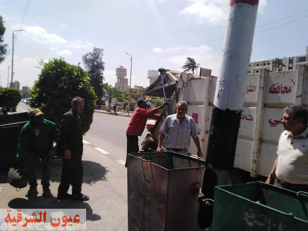 رئيس حي ثان الزقازيق يتابع أعمال النظافة بشارع جمال عبدالناصر