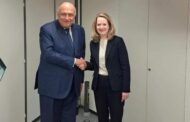 وزير الخارجية يلتقى المديرة الجديدة لمنظمة الهجرة الدولية في جنيف