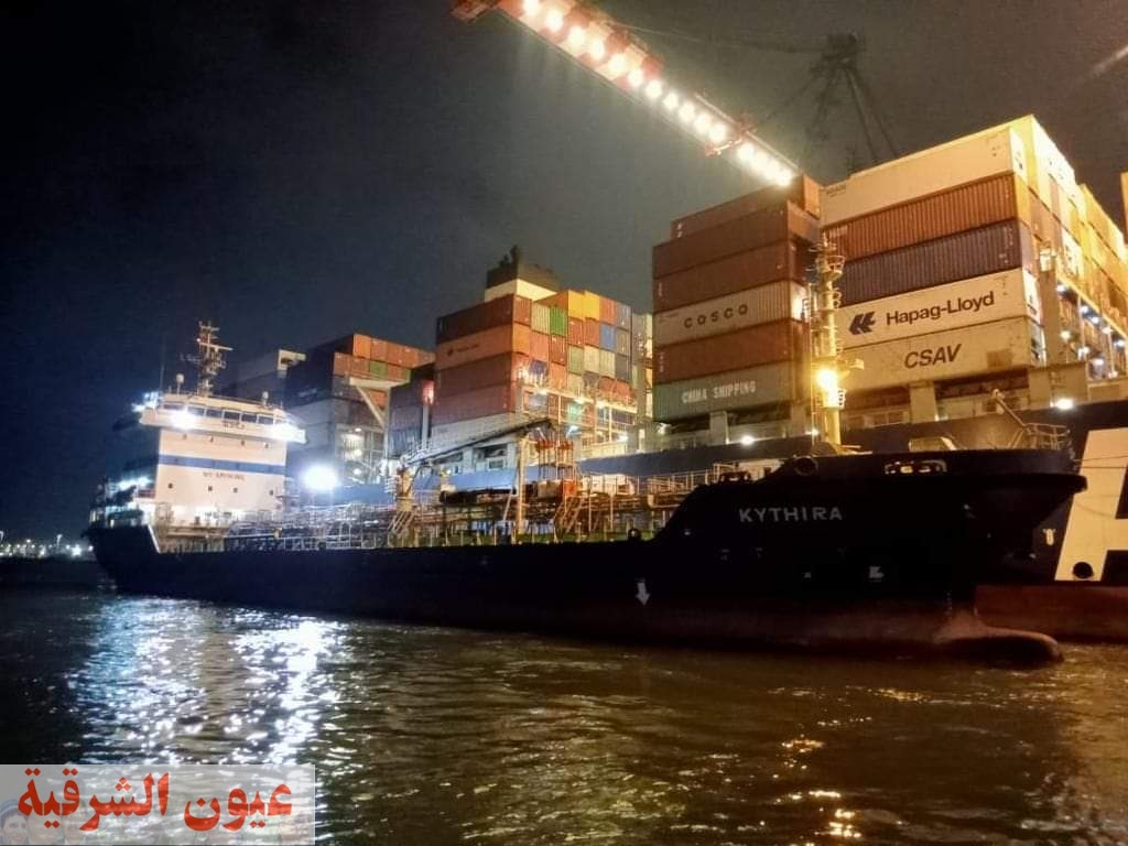 اقتصادية قناة السويس: نجاح ثاني عملية تموين سفن بميناء غرب بورسعيد 