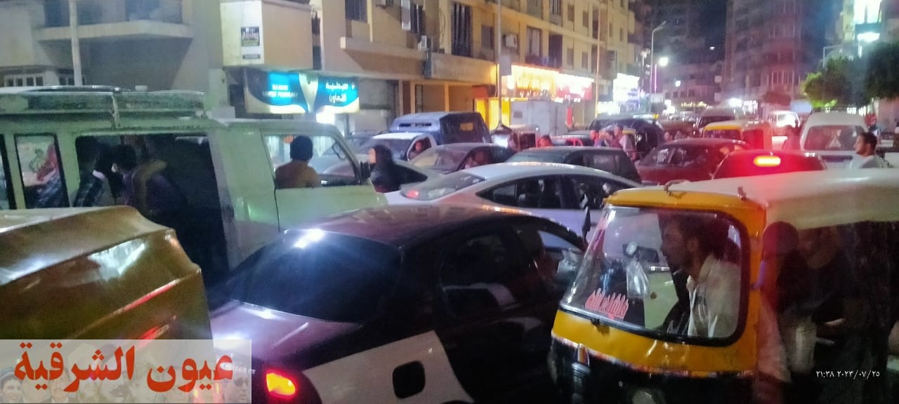 شلل مروري بشارع المحافظة بالزقازيق يثير إستياء المواطنين