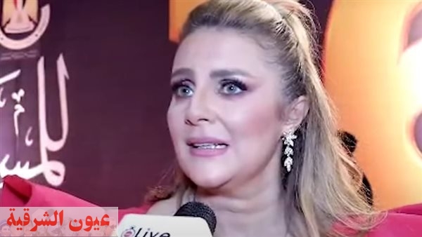 في المهرجان القومي للمسرح.. رانيا محمود ياسين تدعم زوجها محمد رياض