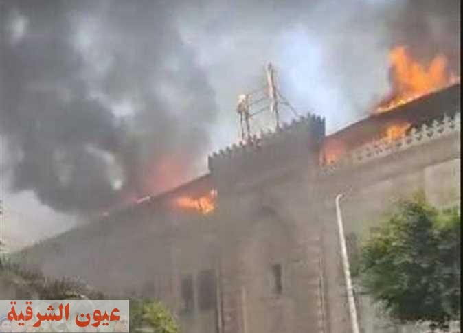 السيطرة على حريق ضخم في مبنى وزارة الأوقاف