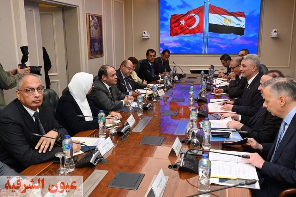 وزير الصناعة ونظيره التركى يبحثان نتائج اجتماعات الدورة الخامسة للجنة التجارية