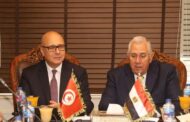 القصير يبحث مع نظيره التونسي تعزيز التعاون بين البلدين في مجال التبادل التجاري