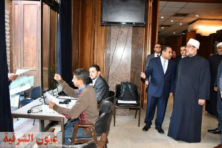 وزير الأوقاف يتفقدان امتحان المتقدمين لشغل وظائف عمال بالوزارة