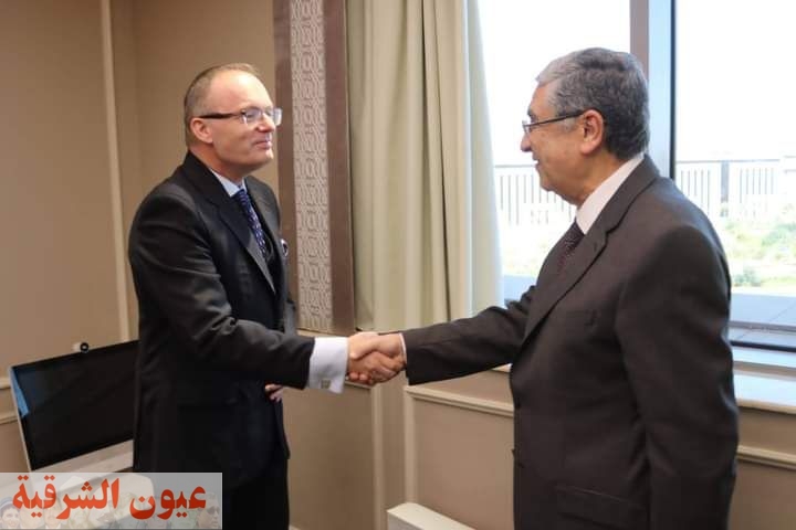 وزير الكهرباء يبحث مع سفير التشيك لدى جمهورية مصر العربية التعاون المشترك