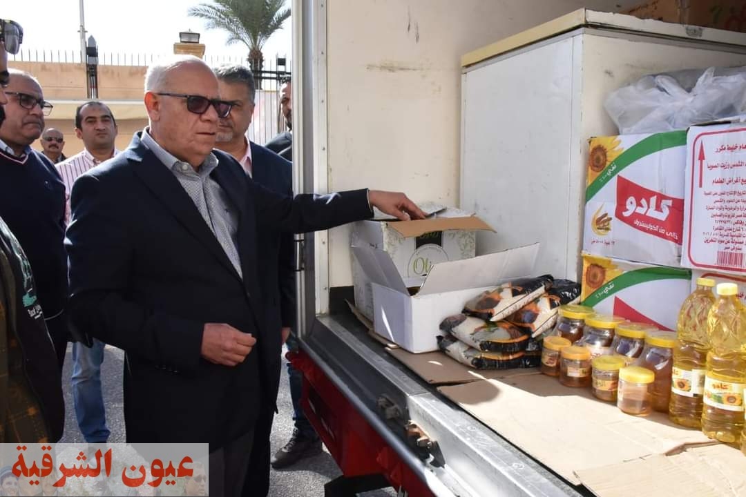 محافظ بورسعيد يتفقد المنافذ المتنقلة لمبادرة تخفيض الأسعار