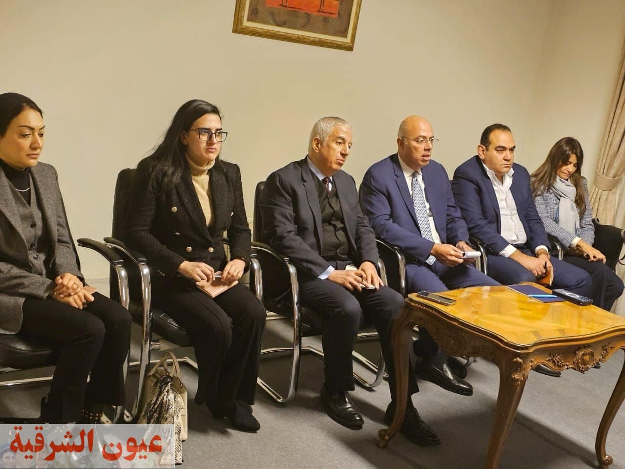 سفير مصر لدى بودابست يجتمع مع رموز الجالية المصرية في المجر 