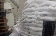 ضبط 118 طن سكر مجهول المصدر بمصنع غير مرخص بالعاشر