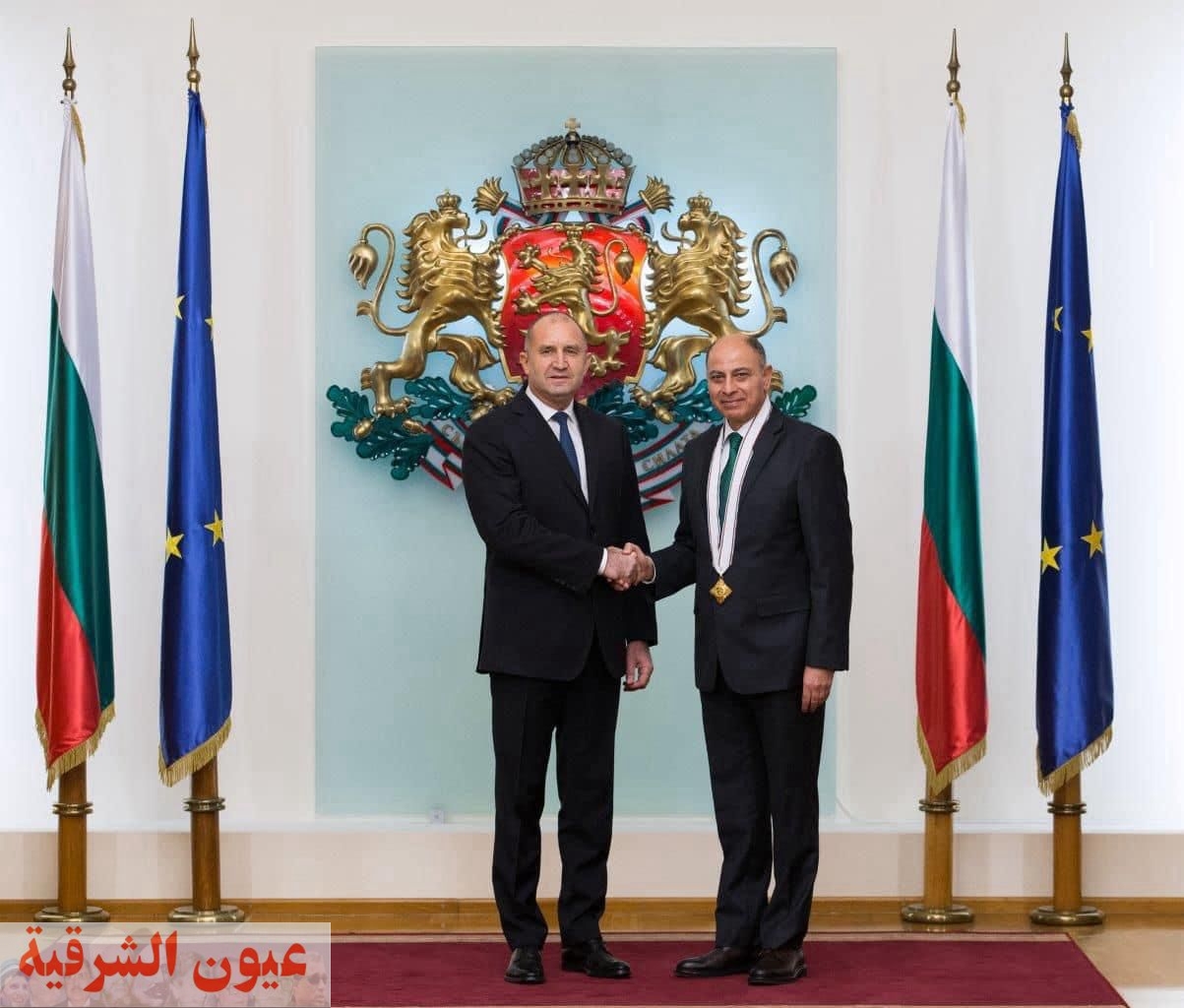 رئيس بلغاريا يمنح السفير المصري لدى صوفيا وساماً من الطبقة الأولى