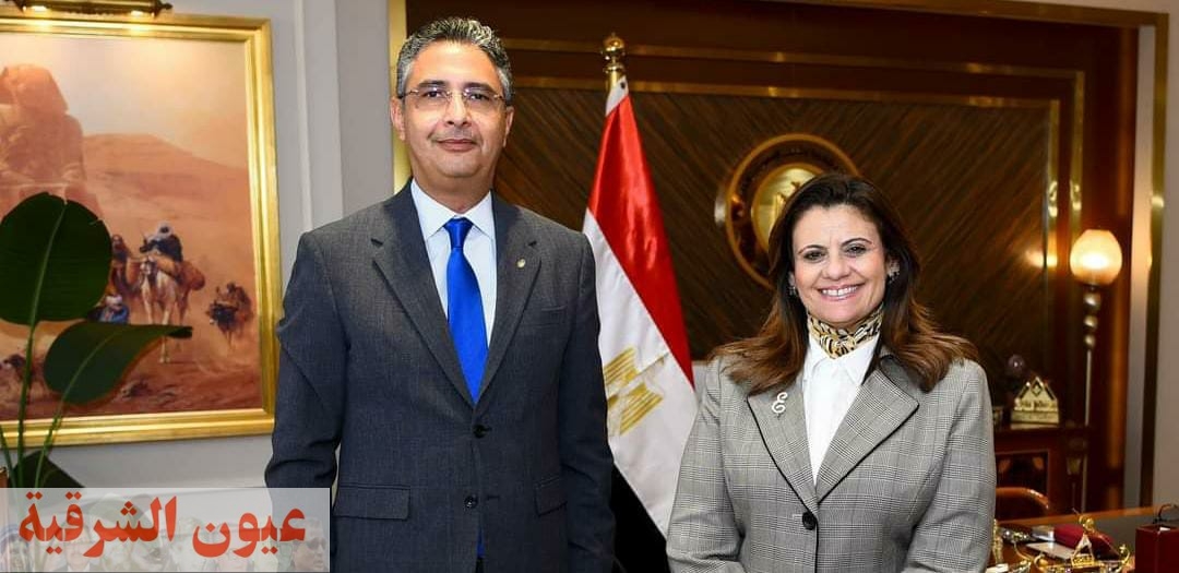 وزيرة الهجرة تستقبل رئيس مجلس إدارة البريد المصري