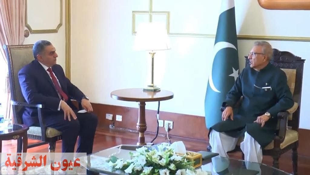 السفير المصرى يقدم أوراق اعتماده إلى الرئيس الباكستاني 