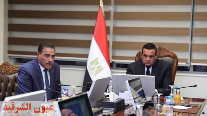 وزير التنمية يتابع مع محافظ مطروح المشروعات الجاري تنفيذها في المحافظة