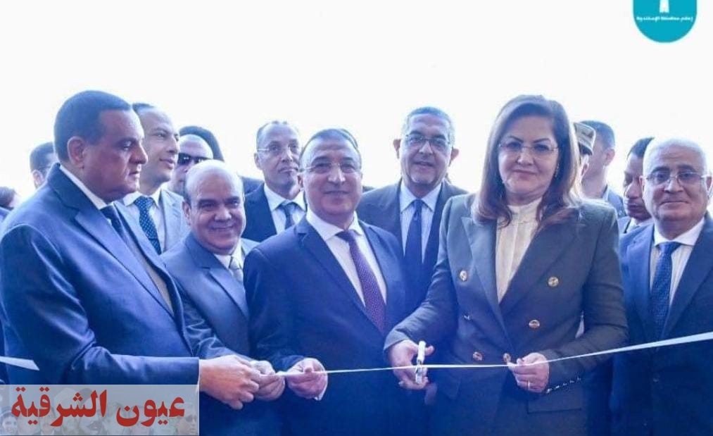 محافظ الإسكندرية يفتتح مركز خدمات مصر للتحول الرقمي