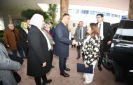محافظ الدقهلية يستقبل وزيرة الهجرة أثناء حضورها مبادرة 
