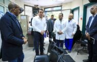وزير الصحة يتفقد مستشفى بنها ويوجه بصرف مكافأة شهر لكافة العاملين