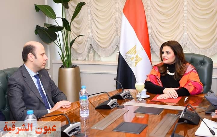 وزيرة الهجرة تتابع جهود إطلاق منصة التسوق الإلكترونية للمصريين بالخارج 