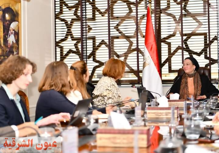 وزيرة البيئة تستعرض الجهود المصرية نحو التحول للأخضر 