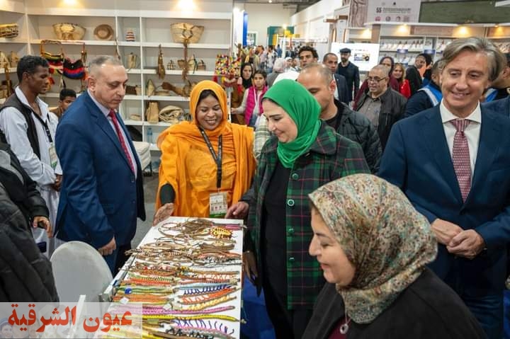 وزيرة التضامن تتفقد أجنحة الوزارة بمعرض القاهرة الدولي للكتاب