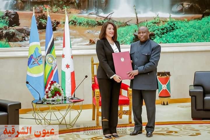 السفير المصري لدى بوروندي تسلم أوراق اعتمادها إلى رئيس جمهورية بوروندي