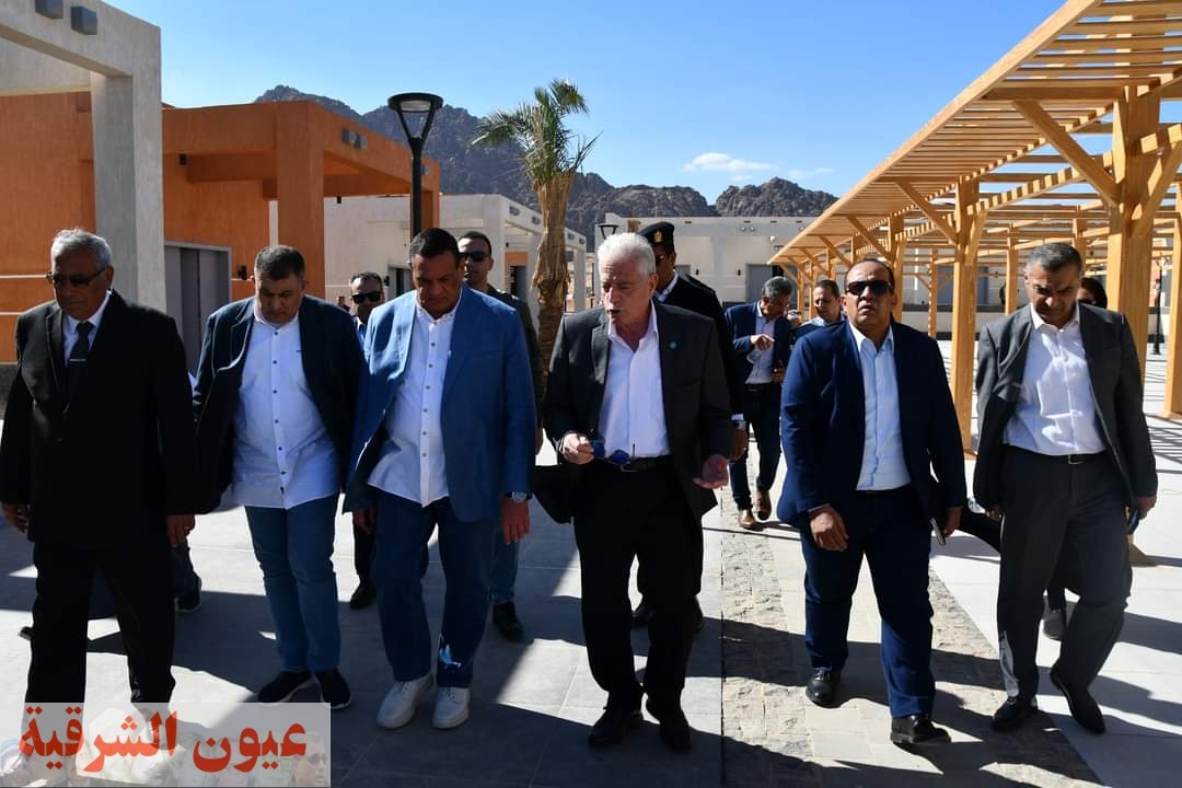 محافظ جنوب سيناء و وزير التنمية المحلية يقوما بزيارة لمنطقة سباقات الهجن